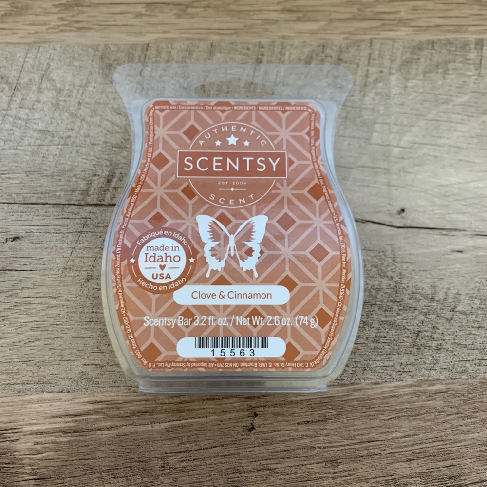 Brand New Scentsy Clove & Cinnamon Bar